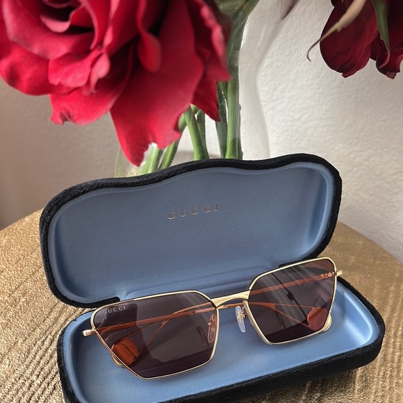 Gucci GG0538S gold cat eye women’s sunglasses, authentic NWT - Picture 13 of 15